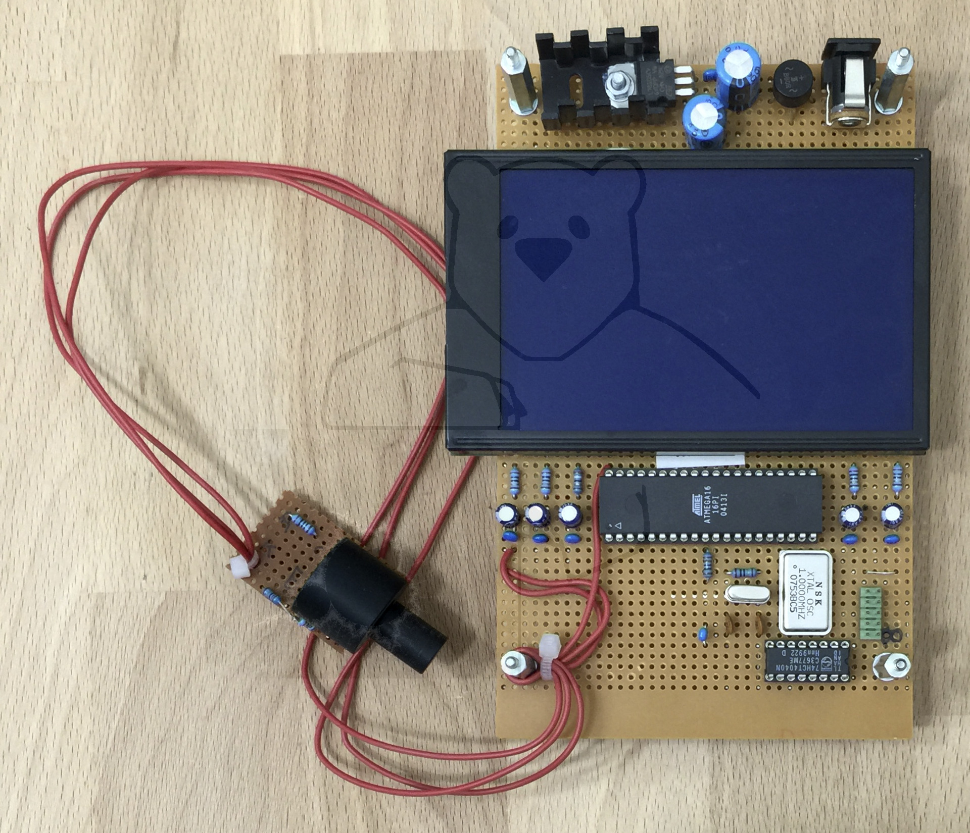 Entwicklung des Multiplate® - Rührt der Rührer, oder schüttelt er? Eine Test-Messzelle die über einen Permanentmagneten, durch ein Kugellager eine Lichtschranke befeuert. Auf dem Bildschirm wurde das Oszillogramm inkl. der gemessenen Frequenz angezeigt.